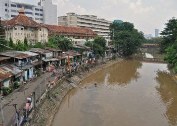 air sungai ciliwung