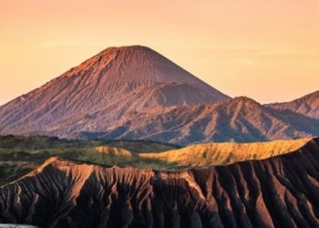 Gunung-gunung di Indonesia