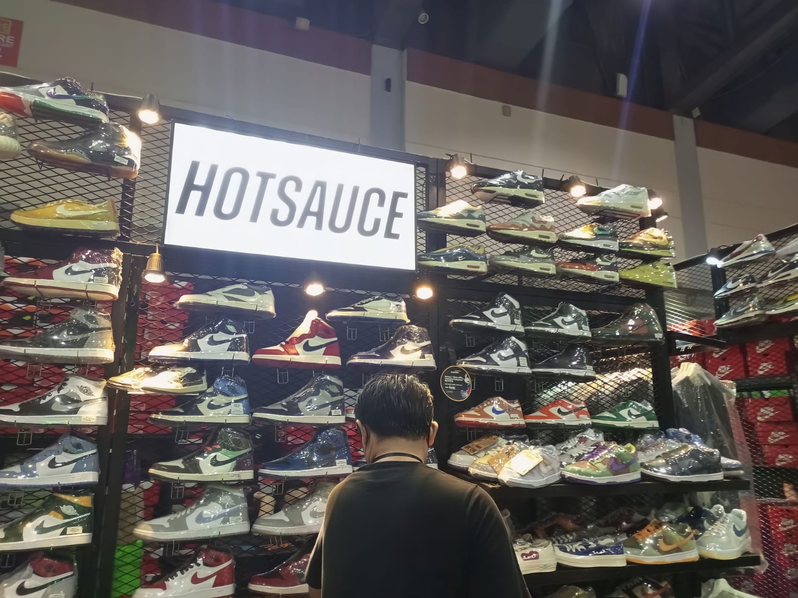 Booth Hotsauce di Urban Sneaker Society 2022