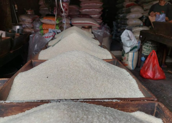 Foto beras eceran di salah satu pasar tradisional. (Foto: detik.com).