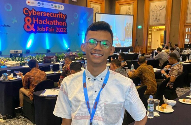 Abdullah Mudzakir: Siswa SMK Semarang Penemu Bug di Google