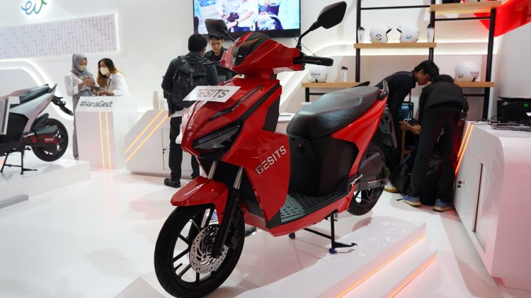 merek motor listrik yang dapat subsidi