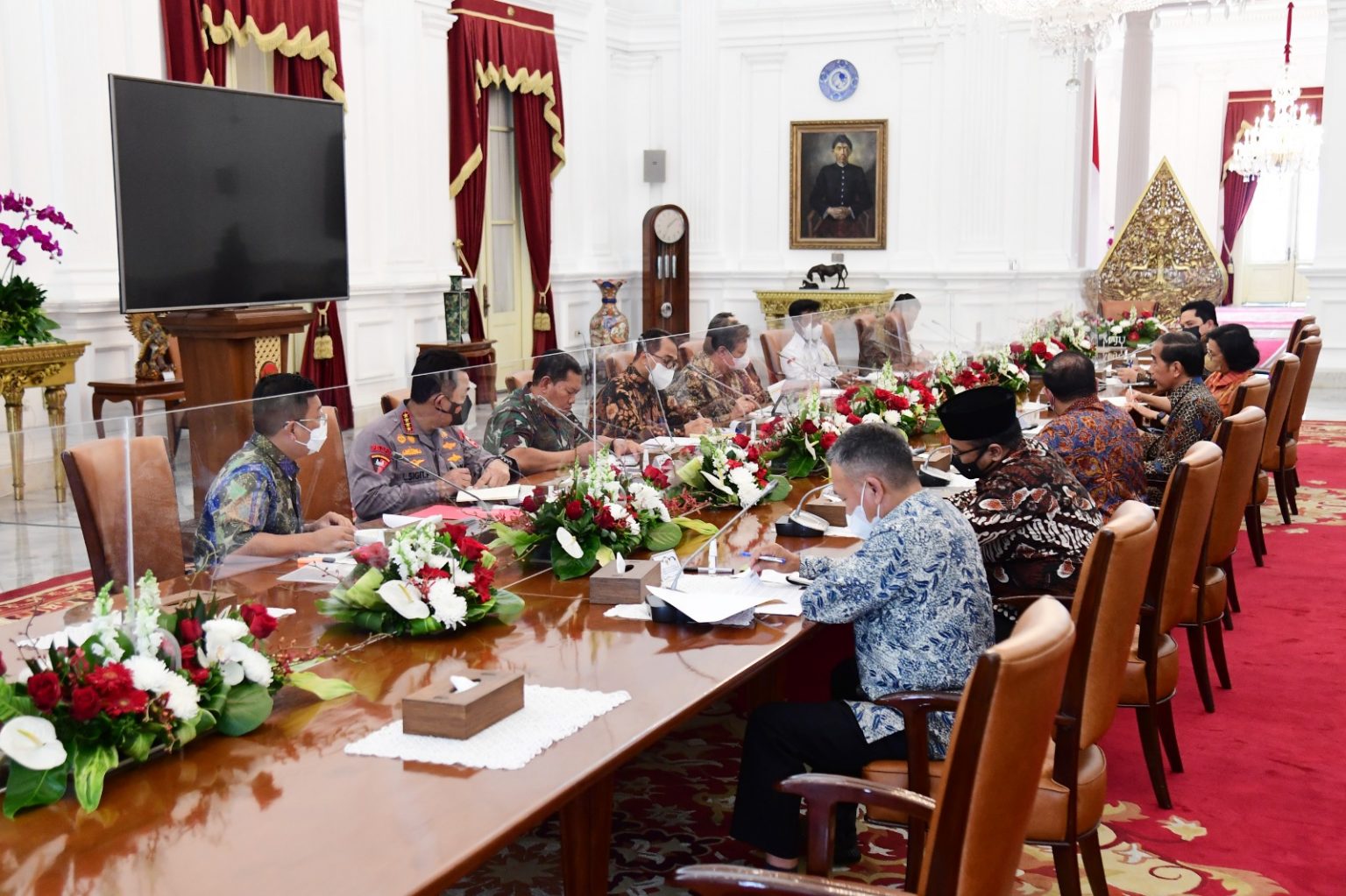 rapat internal Ketersediaan Bahan Pokok dan Persiapan Arus Mudik 1444 H 