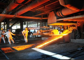 Salah satu smelter nikel di Indonesia (Foto: emitennews.com).